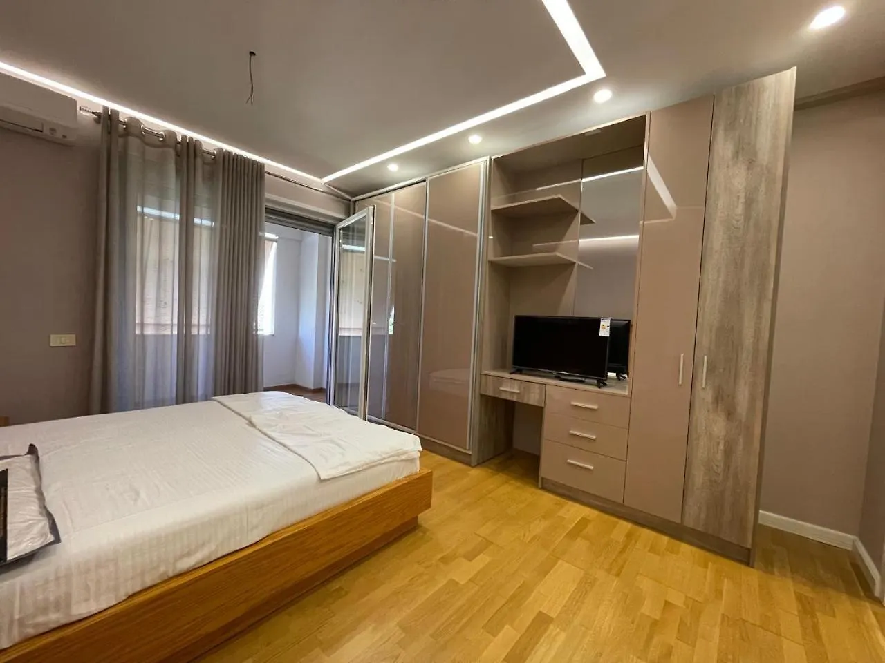 Gener 2 Apartment Tirana Albania