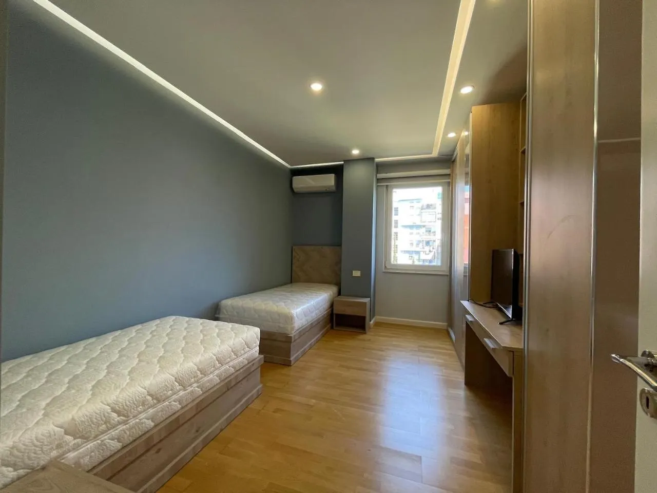 Gener 2 Apartment Tirana 0*,