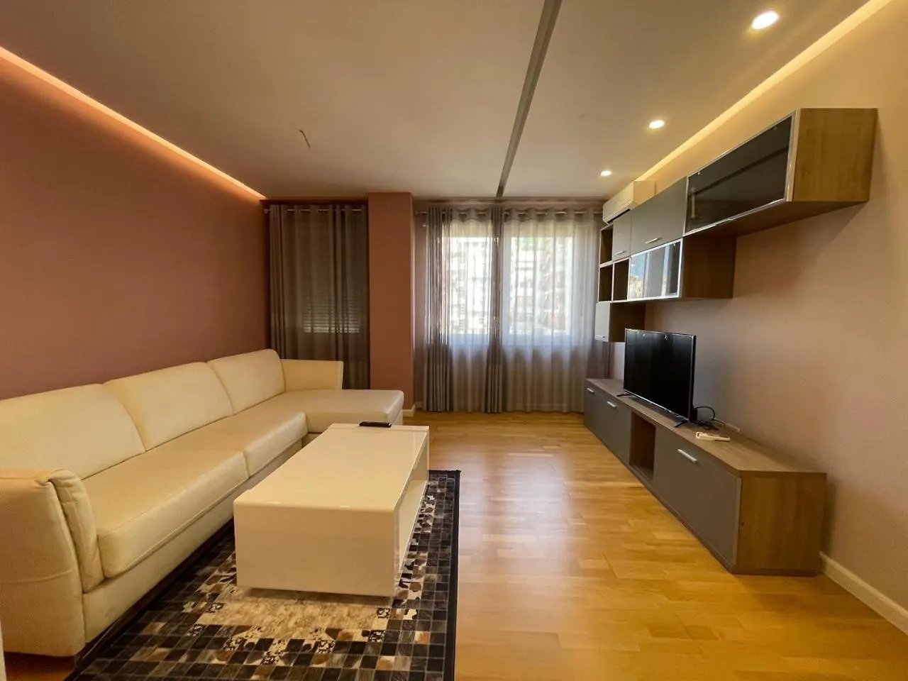 Gener 2 Apartment Tirana