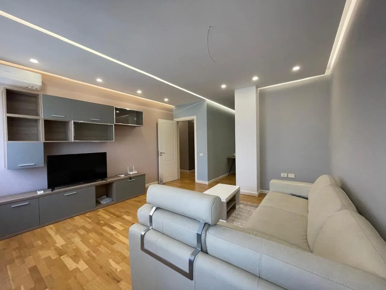 Gener 2 Apartment Tirana 0*,  Albania